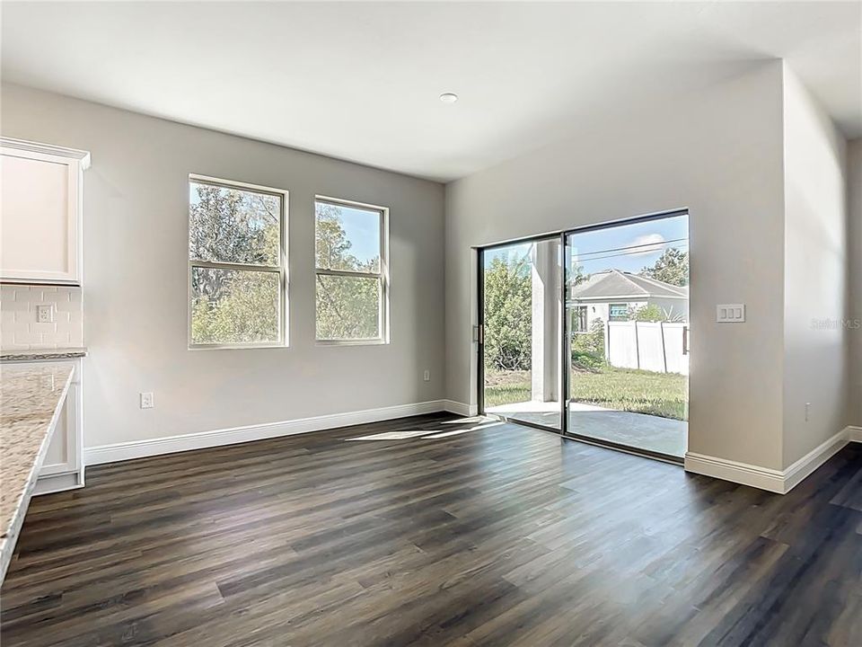 For Sale: $299,900 (3 beds, 2 baths, 1572 Square Feet)