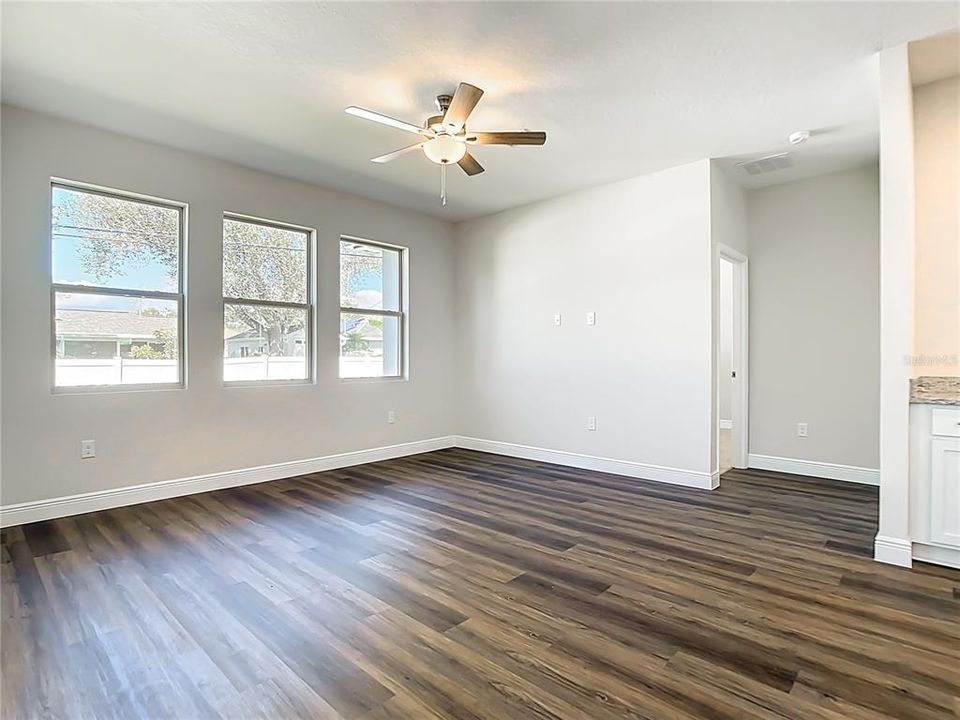 For Sale: $299,900 (3 beds, 2 baths, 1572 Square Feet)