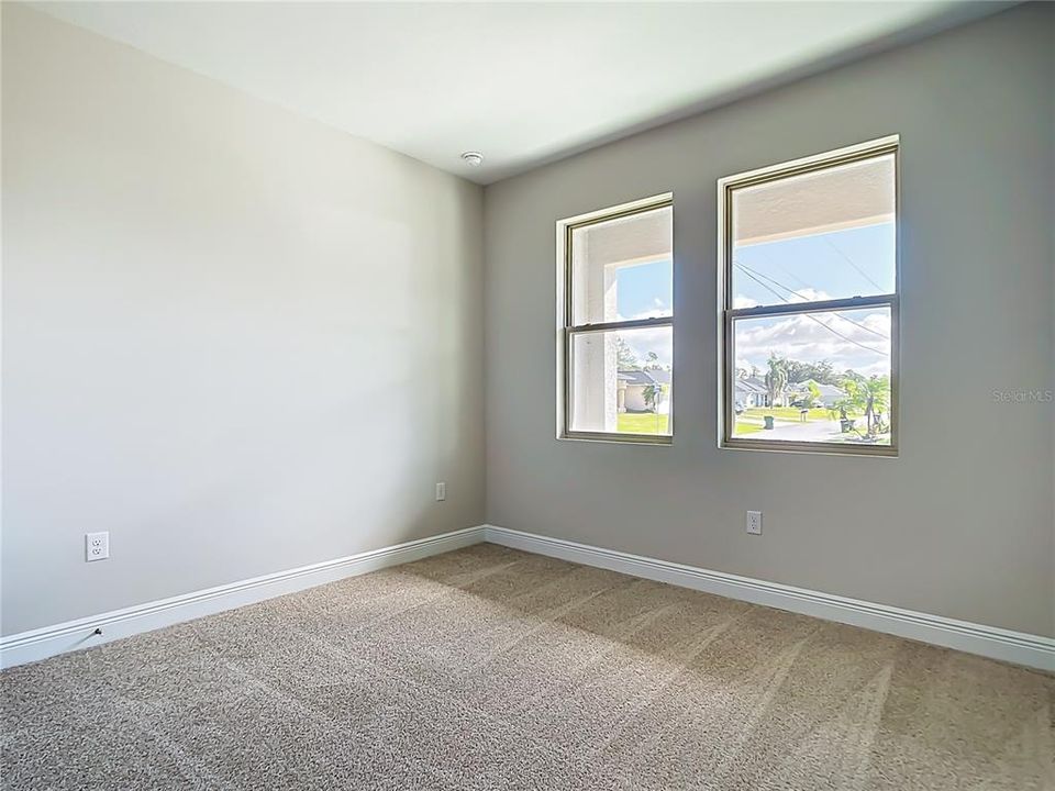 For Sale: $299,900 (3 beds, 2 baths, 1572 Square Feet)