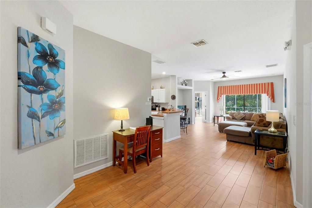 На продажу: $425,000 (4 спален, 3 ванн, 1638 Квадратных фут)