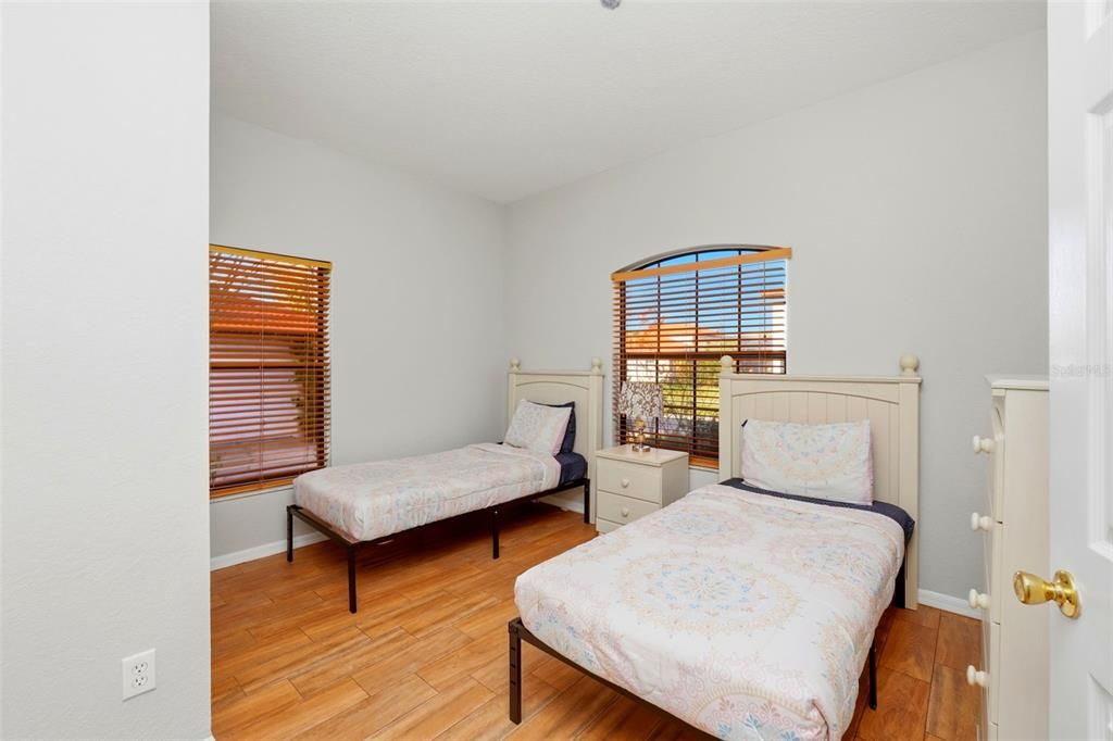 На продажу: $425,000 (4 спален, 3 ванн, 1638 Квадратных фут)