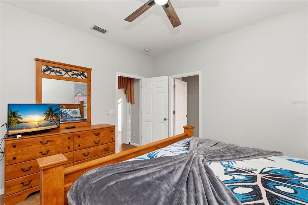 На продажу: $425,000 (4 спален, 3 ванн, 1638 Квадратных фут)