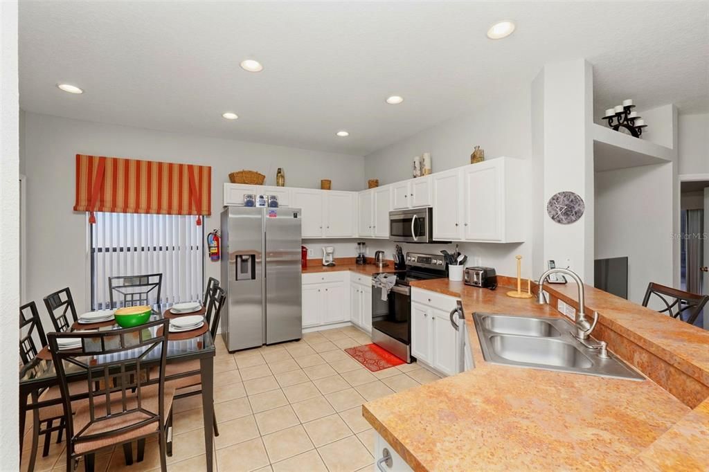 На продажу: $425,000 (4 спален, 3 ванн, 1638 Квадратных фут)