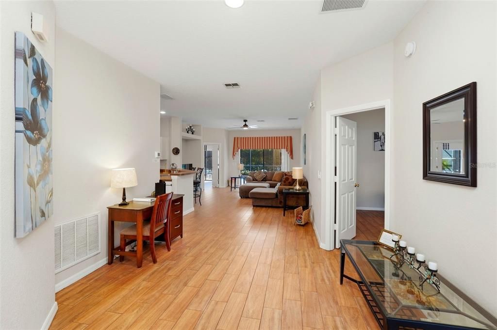 На продажу: $425,000 (4 спален, 3 ванн, 1638 Квадратных фут)