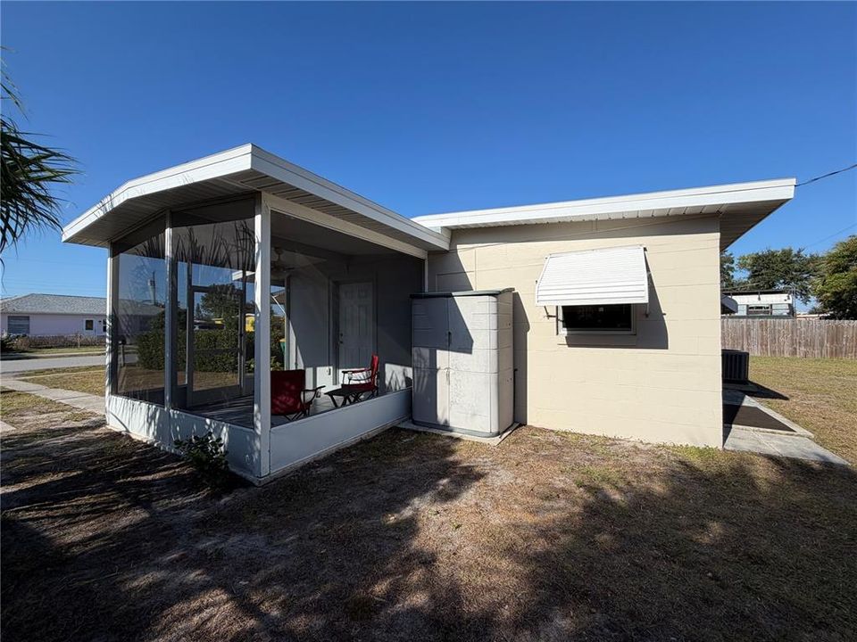 For Sale: $144,500 (2 beds, 1 baths, 645 Square Feet)