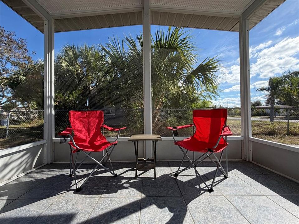 For Sale: $144,500 (2 beds, 1 baths, 645 Square Feet)