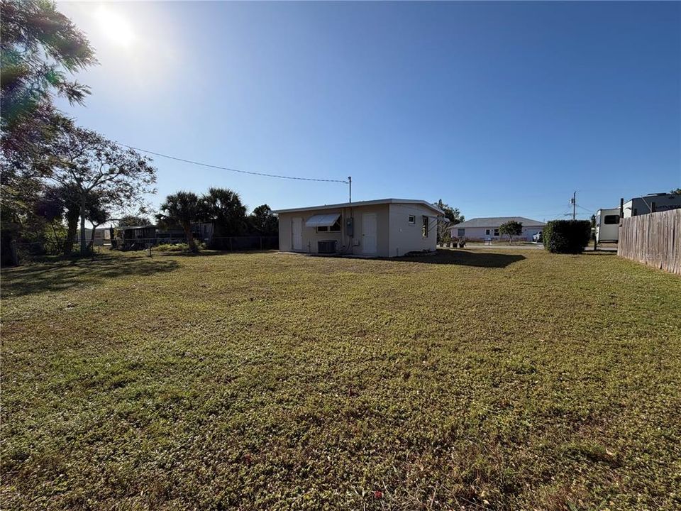 For Sale: $144,500 (2 beds, 1 baths, 645 Square Feet)