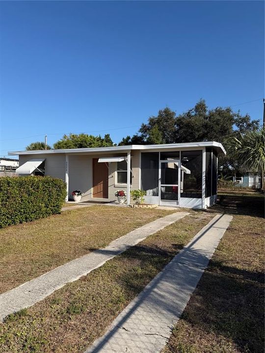 For Sale: $144,500 (2 beds, 1 baths, 645 Square Feet)