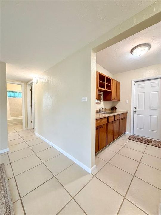 For Sale: $144,500 (2 beds, 1 baths, 645 Square Feet)