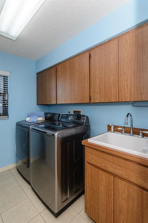 待售: $765,000 (4 贝兹, 2 浴室, 2623 平方英尺)