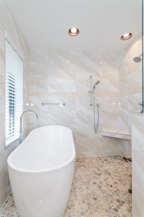 待售: $765,000 (4 贝兹, 2 浴室, 2623 平方英尺)