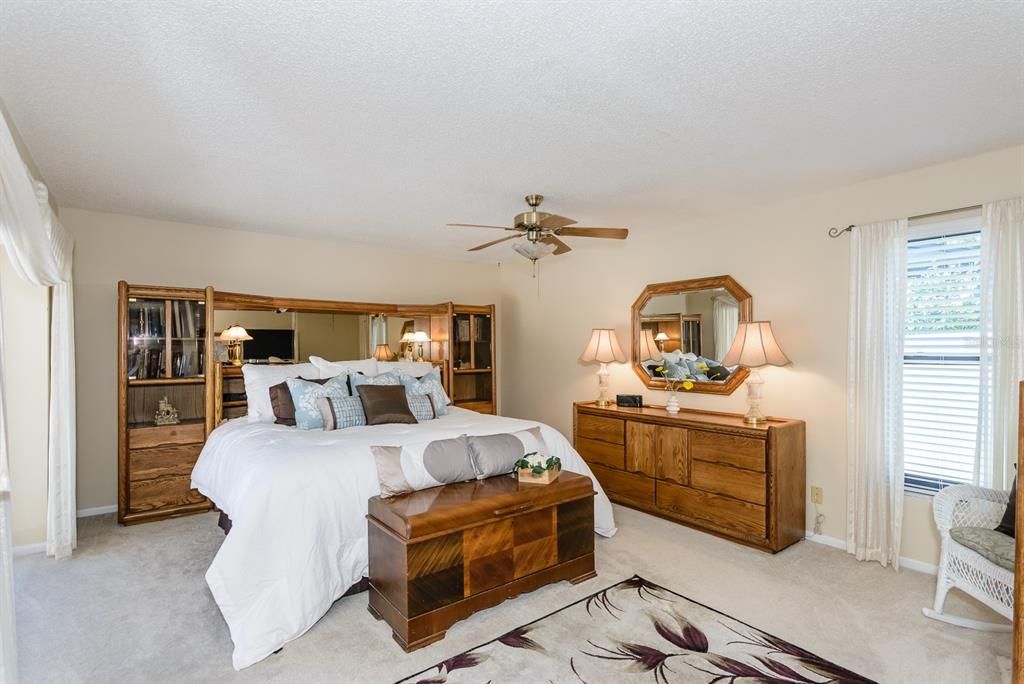 待售: $765,000 (4 贝兹, 2 浴室, 2623 平方英尺)