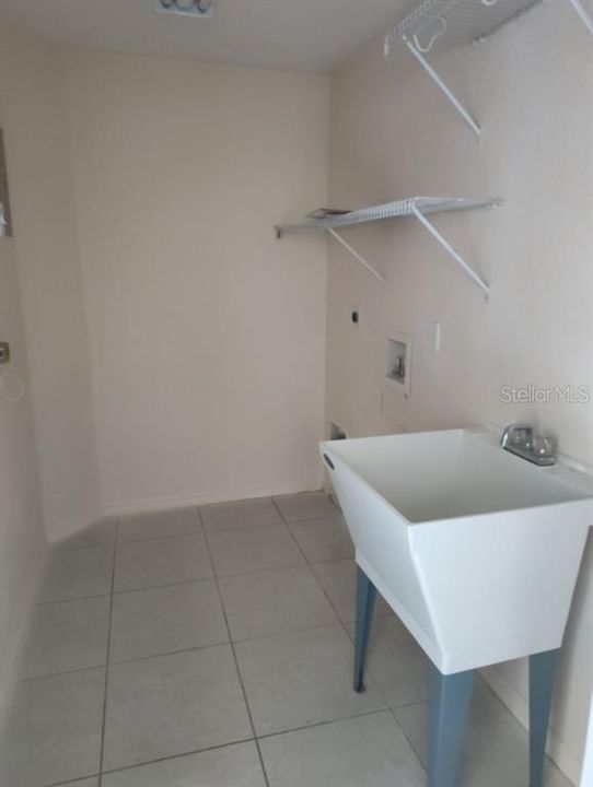 For Rent: $2,250 (4 beds, 3 baths, 2338 Square Feet)