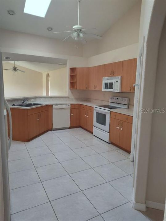For Rent: $2,250 (4 beds, 3 baths, 2338 Square Feet)