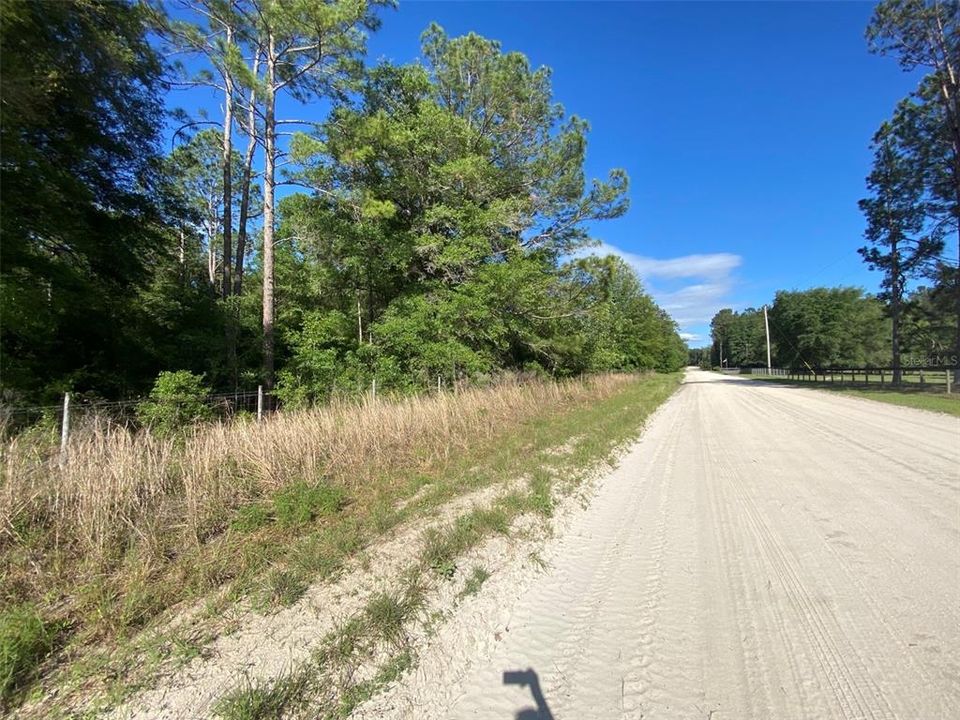 待售: $64,900 (2.05 acres)