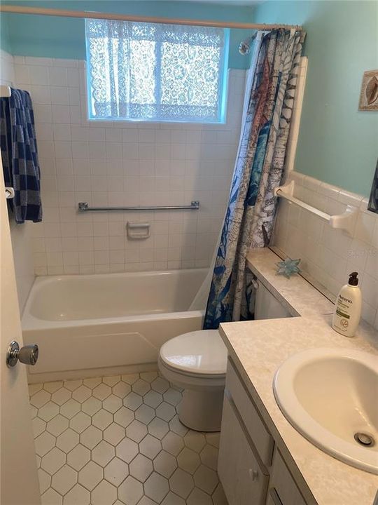 For Sale: $104,900 (2 beds, 2 baths, 912 Square Feet)