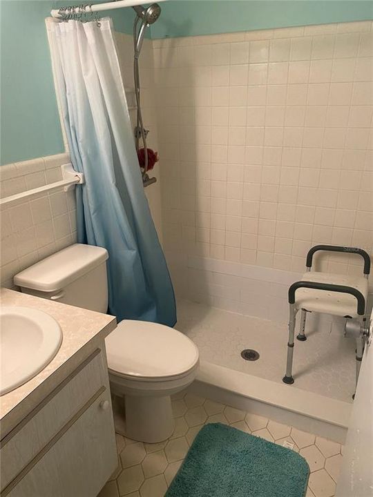 For Sale: $104,900 (2 beds, 2 baths, 912 Square Feet)