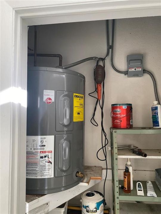 For Sale: $104,900 (2 beds, 2 baths, 912 Square Feet)