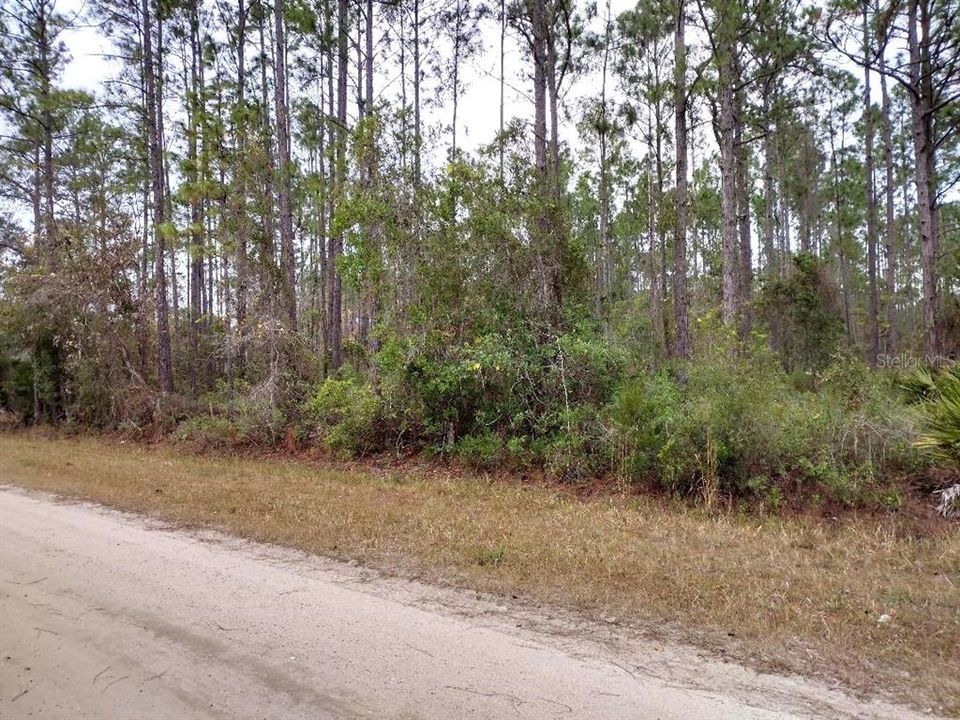 En Venta: $84,900 (2.27 acres)