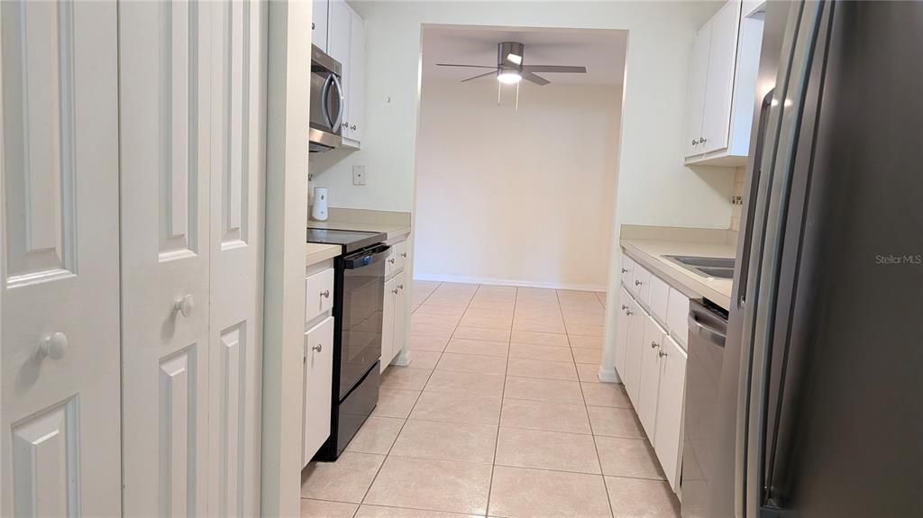 На продажу: $250,000 (3 спален, 2 ванн, 1246 Квадратных фут)