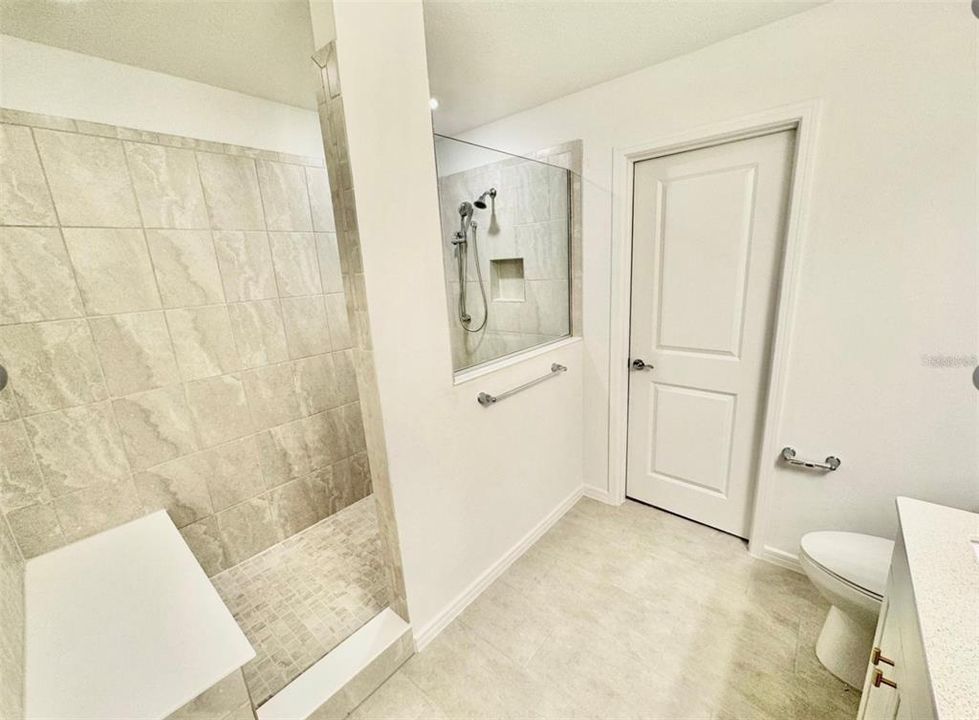 En Renta: $2,850 (4 camas, 3 baños, 2346 Pies cuadrados)