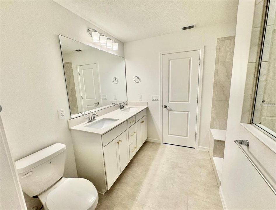 En Renta: $2,850 (4 camas, 3 baños, 2346 Pies cuadrados)