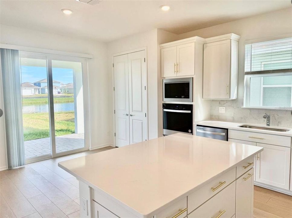 En Renta: $2,850 (4 camas, 3 baños, 2346 Pies cuadrados)