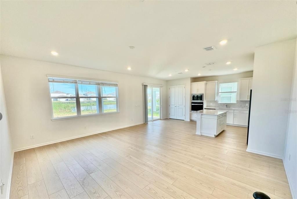 En Renta: $2,850 (4 camas, 3 baños, 2346 Pies cuadrados)