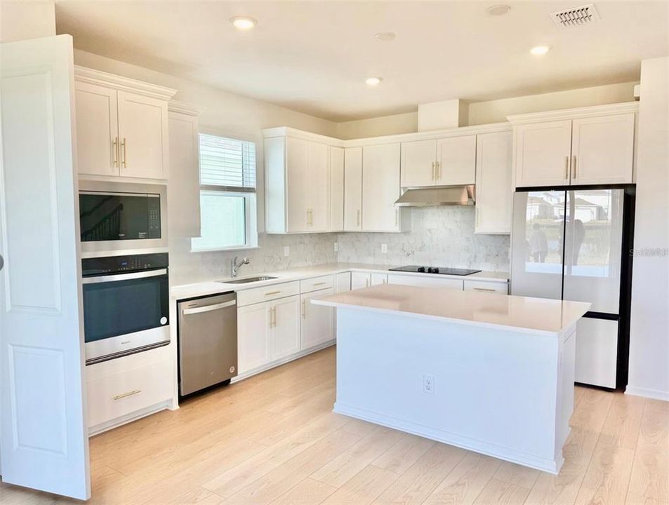 En Renta: $2,850 (4 camas, 3 baños, 2346 Pies cuadrados)