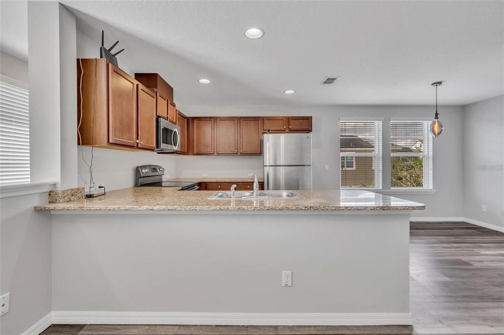 For Rent: $1,800 (1 beds, 1 baths, 662 Square Feet)