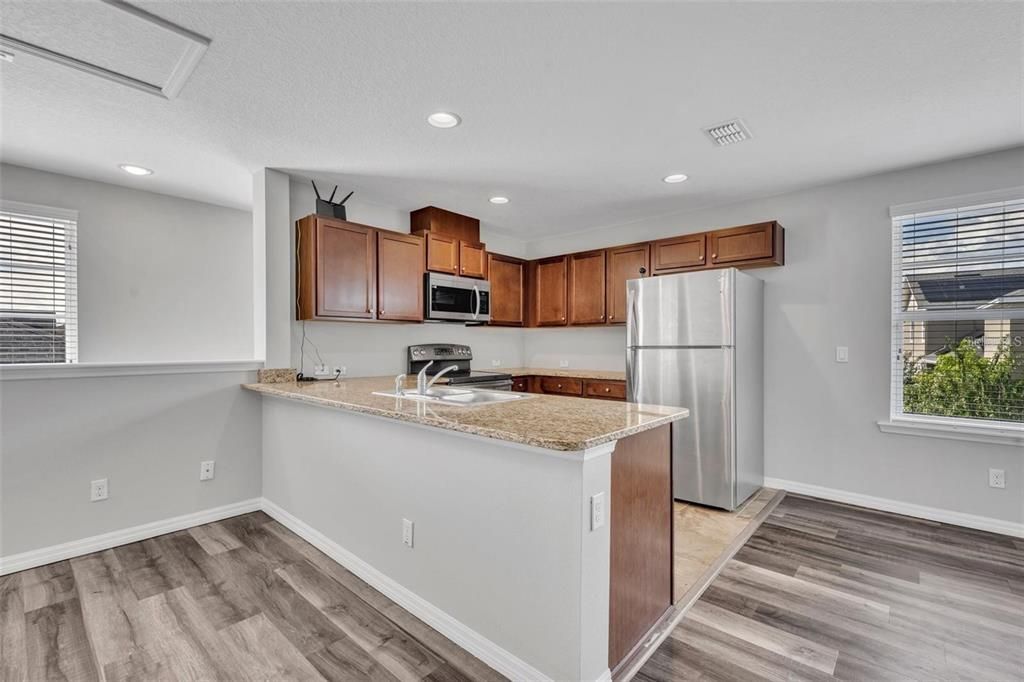 For Rent: $1,800 (1 beds, 1 baths, 662 Square Feet)