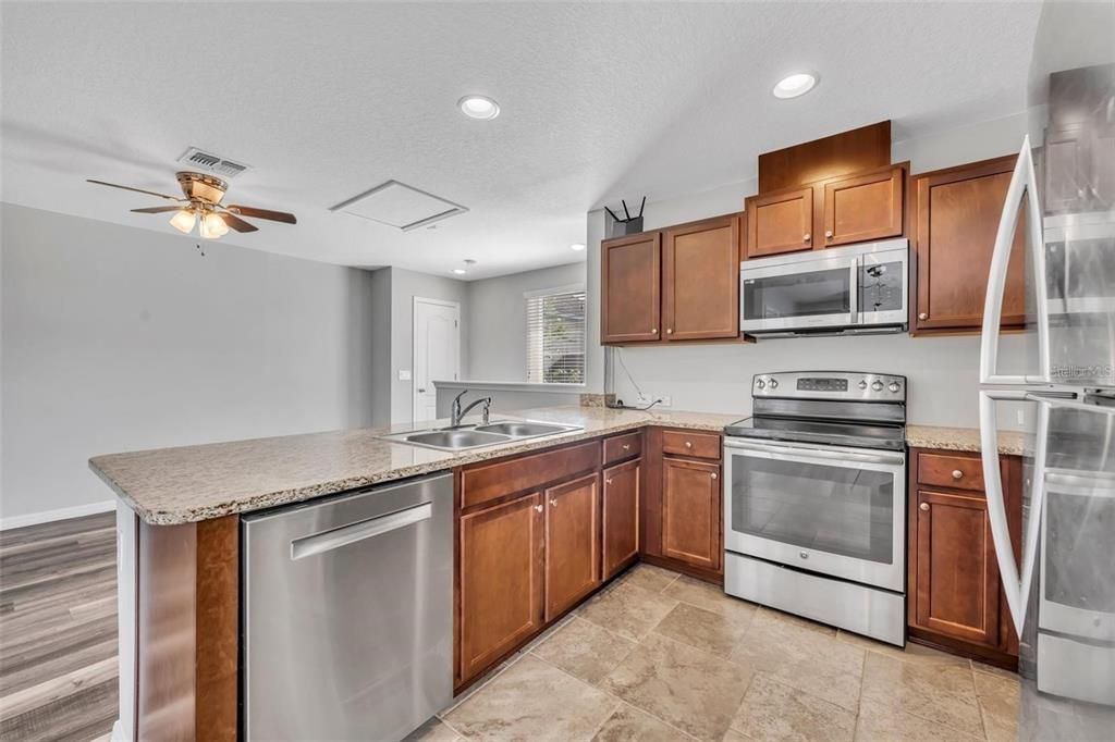 For Rent: $1,800 (1 beds, 1 baths, 662 Square Feet)