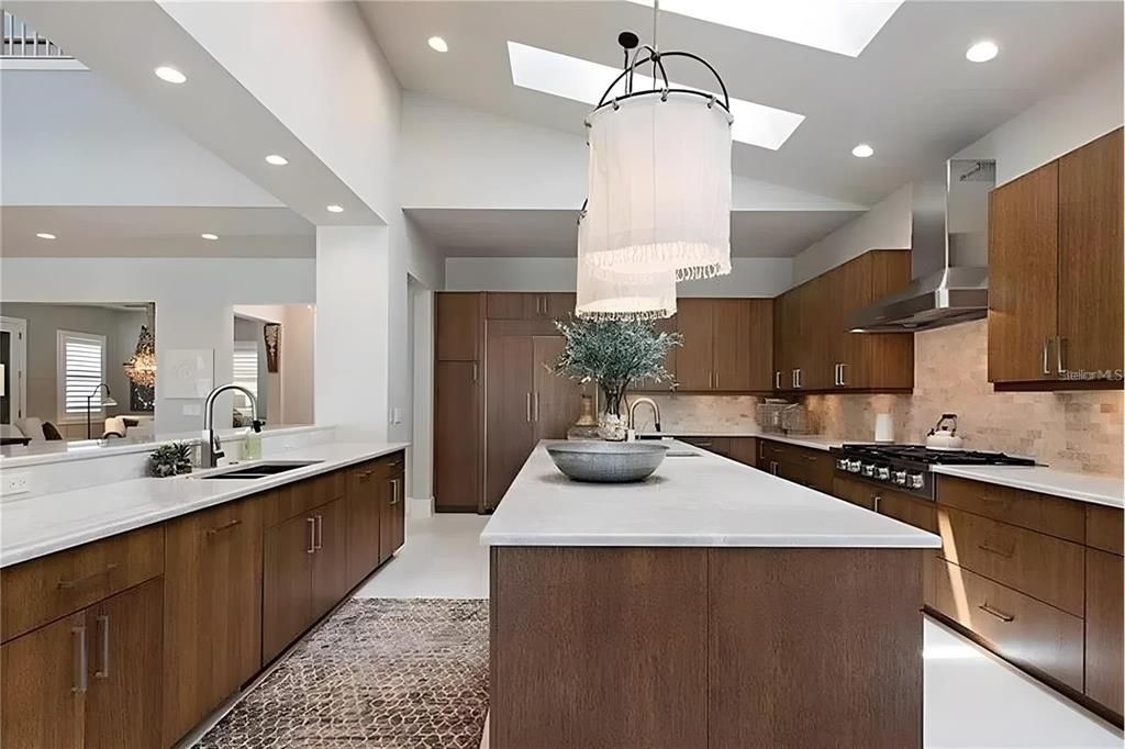 For Sale: $4,000,000 (4 beds, 4 baths, 4335 Square Feet)