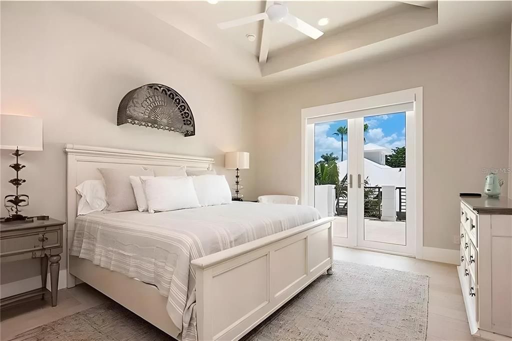 For Sale: $4,000,000 (4 beds, 4 baths, 4335 Square Feet)