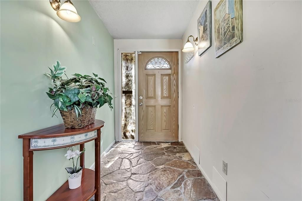 待售: $279,900 (2 贝兹, 2 浴室, 1286 平方英尺)