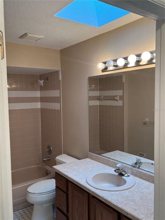 En Venta: $339,999 (3 camas, 2 baños, 1796 Pies cuadrados)