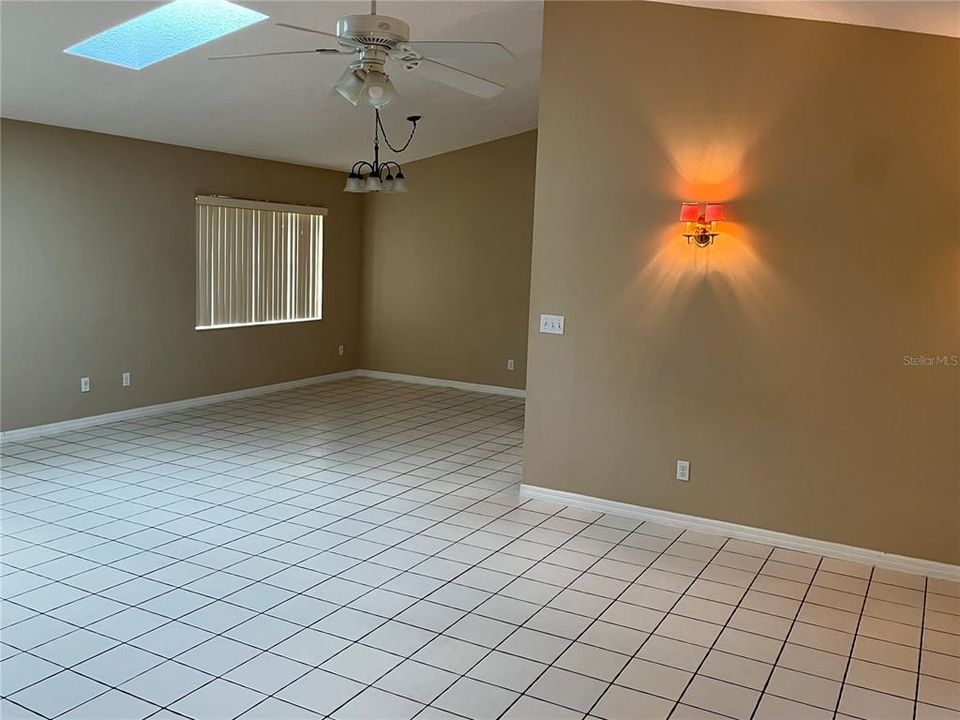 En Venta: $339,999 (3 camas, 2 baños, 1796 Pies cuadrados)