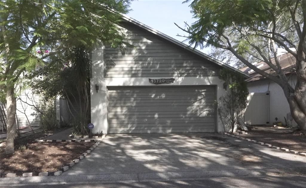 For Rent: $1,900 (2 beds, 2 baths, 1375 Square Feet)