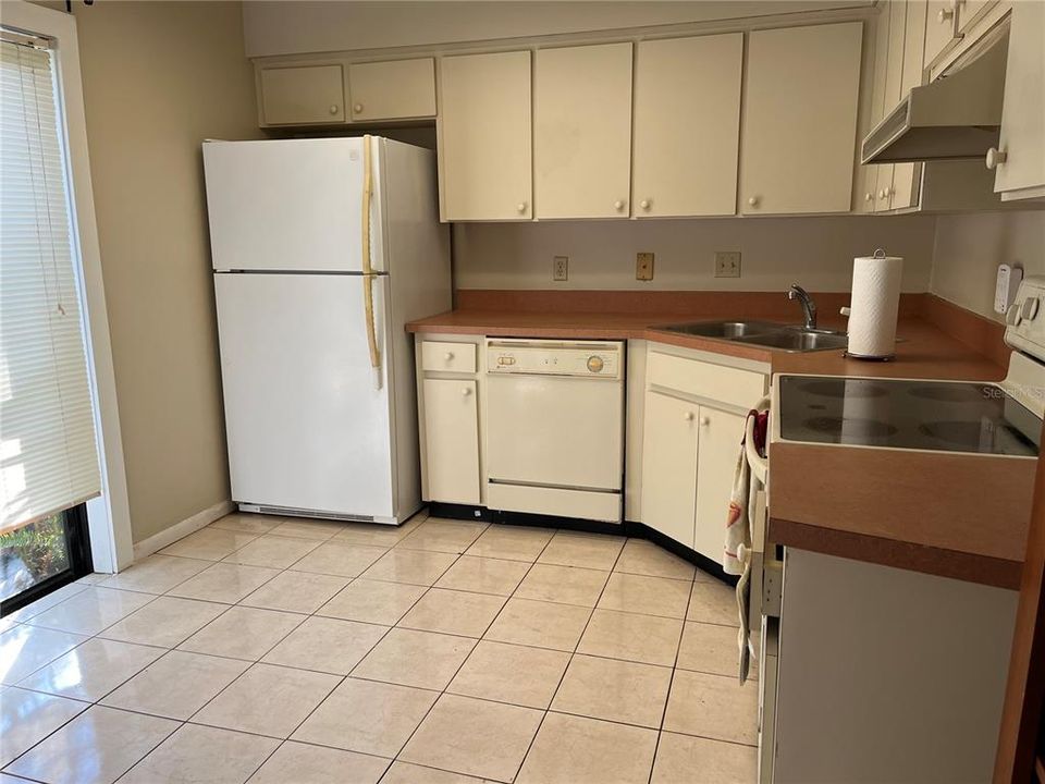 For Rent: $1,900 (2 beds, 2 baths, 1375 Square Feet)