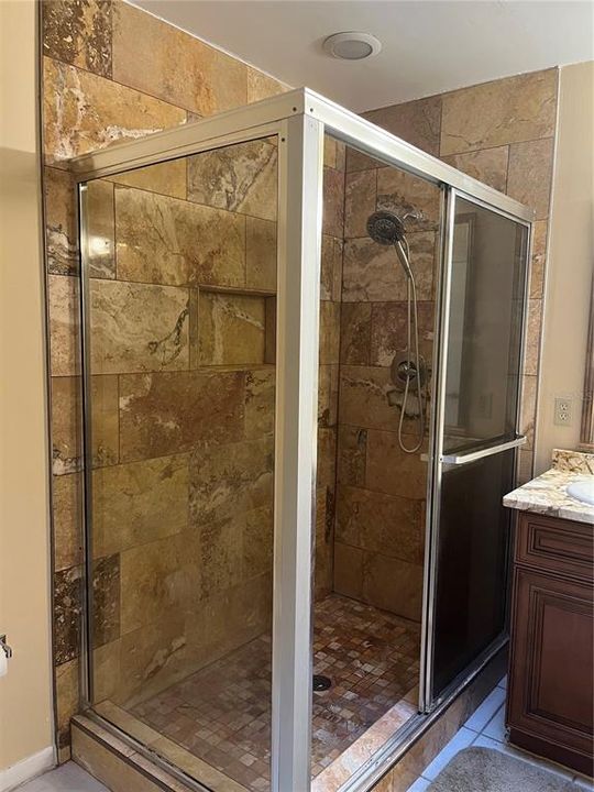 For Rent: $1,900 (2 beds, 2 baths, 1375 Square Feet)