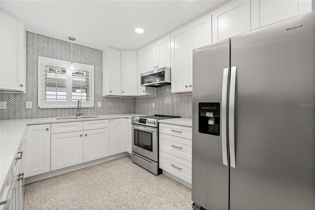 For Rent: $2,900 (2 beds, 2 baths, 1456 Square Feet)