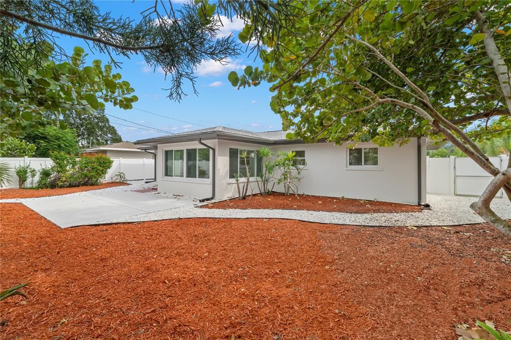 For Rent: $2,900 (2 beds, 2 baths, 1456 Square Feet)