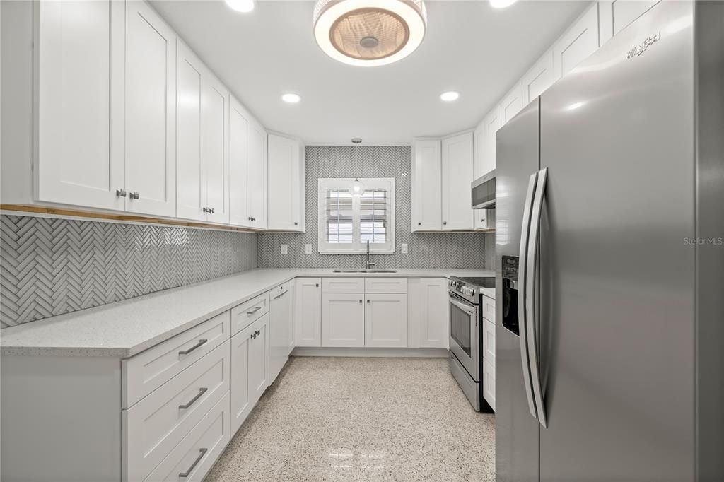 For Rent: $2,900 (2 beds, 2 baths, 1456 Square Feet)