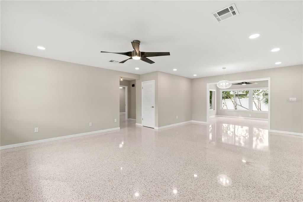 For Rent: $2,900 (2 beds, 2 baths, 1456 Square Feet)