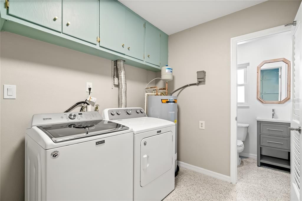 For Rent: $2,900 (2 beds, 2 baths, 1456 Square Feet)