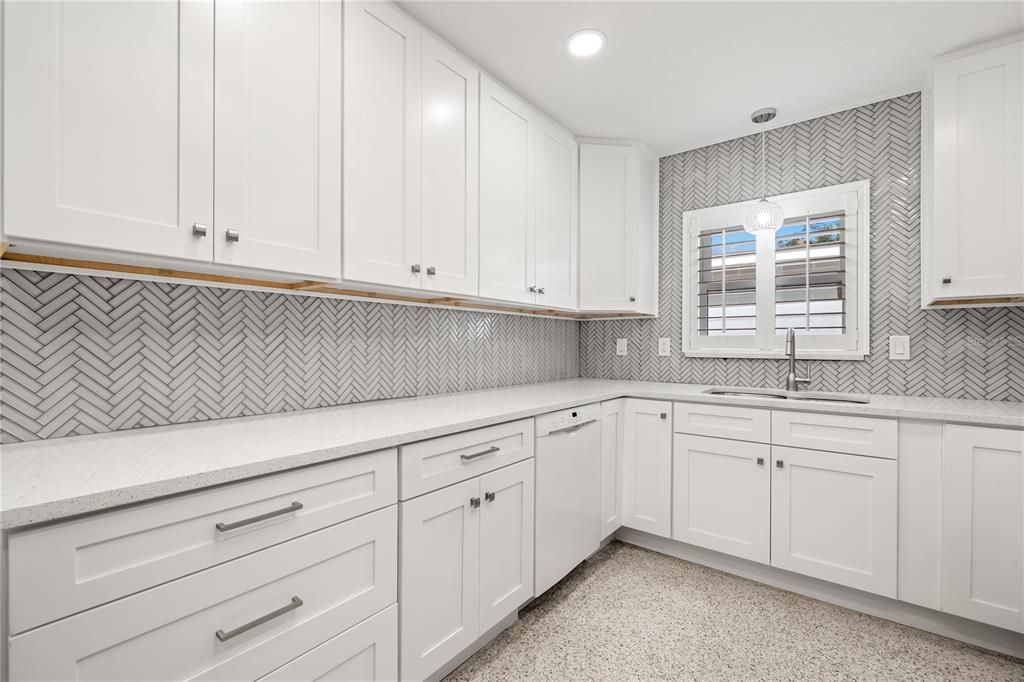 For Rent: $2,900 (2 beds, 2 baths, 1456 Square Feet)