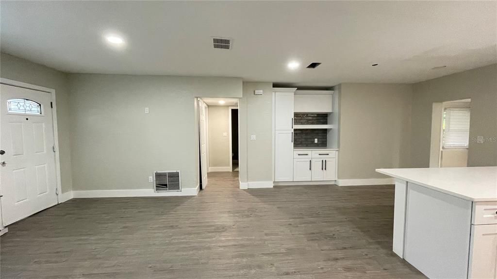 На продажу: $599,000 (0 спален, 0 ванн, 1163 Квадратных фут)