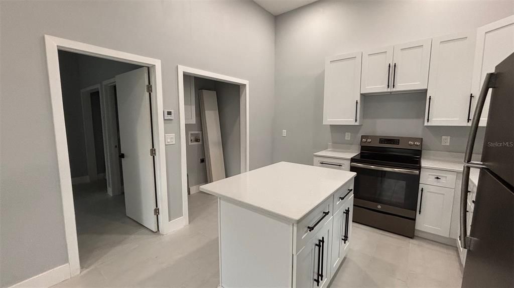 На продажу: $599,000 (0 спален, 0 ванн, 1163 Квадратных фут)