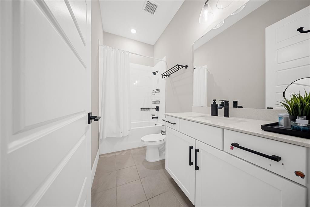 В аренду: $4,650 (4 спален, 3 ванн, 2082 Квадратных фут)