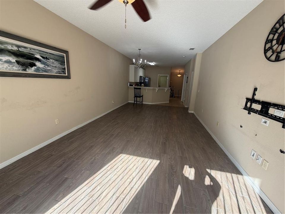 En Venta: $230,000 (2 camas, 2 baños, 1130 Pies cuadrados)